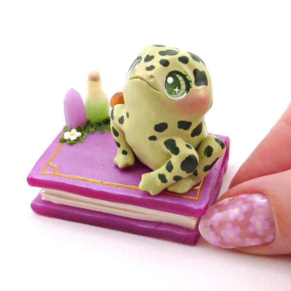 Spring Frog Familiar Figurine Set - Polymer Clay Animals Fairytale Spring Collection