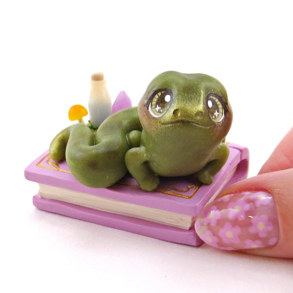 Spring Newt Familiar Figurine Set - Polymer Clay Animals Fairytale Spring Collection