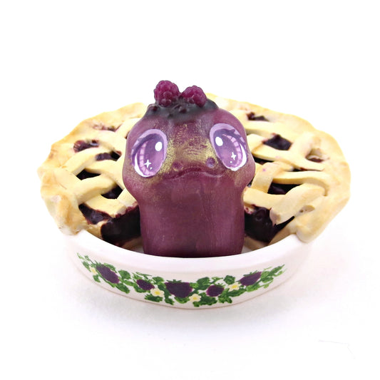 Blackberry Pie Frog Figurine (Round Pan) - Polymer Clay Animals Cottagecore Fruit Collection