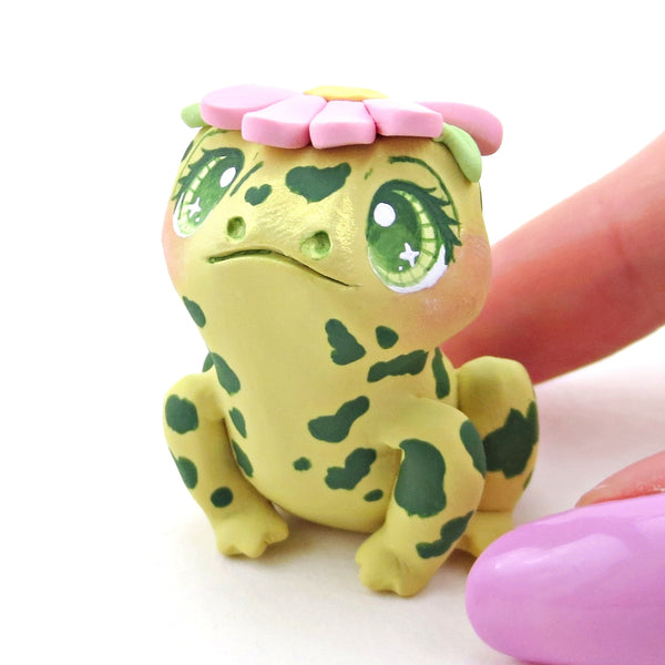 Flower Daisy Hat Spotty Frog Figurine - Polymer Clay Cottagecore Spring Animal Collection