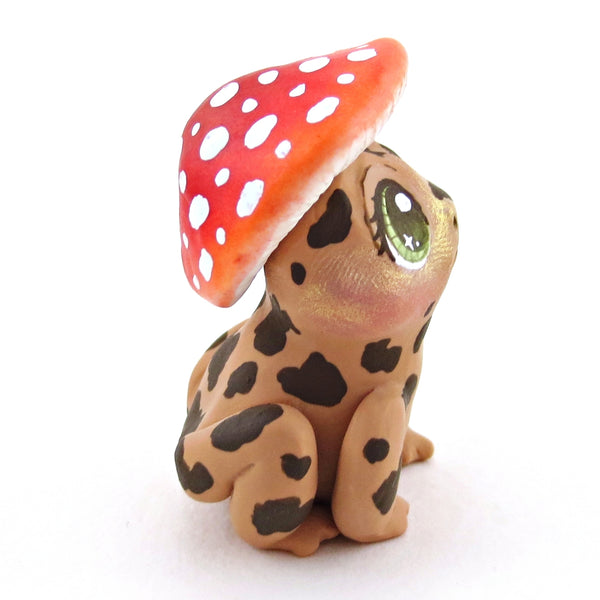 Mushroom Hat Spotty Toad Figurine - Polymer Clay Cottagecore Spring Animal Collection