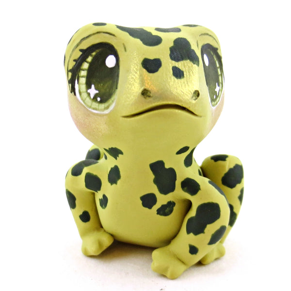 Light Green Chonky Frog Figurine - Polymer Clay Cottagecore Fall Animal Collection
