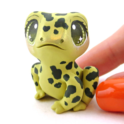 Light Green Chonky Frog Figurine - Polymer Clay Cottagecore Fall Animal Collection