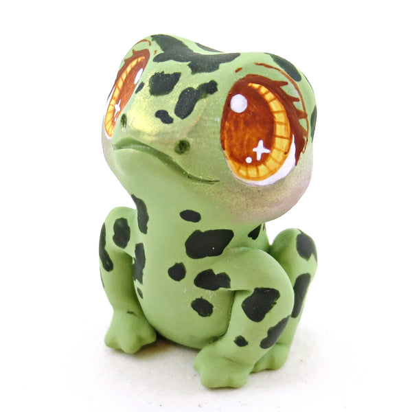 Medium Green Chonky Frog Figurine - Polymer Clay Cottagecore Fall Animal Collection