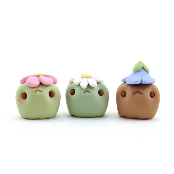Mini Flower Hat Frog Trio